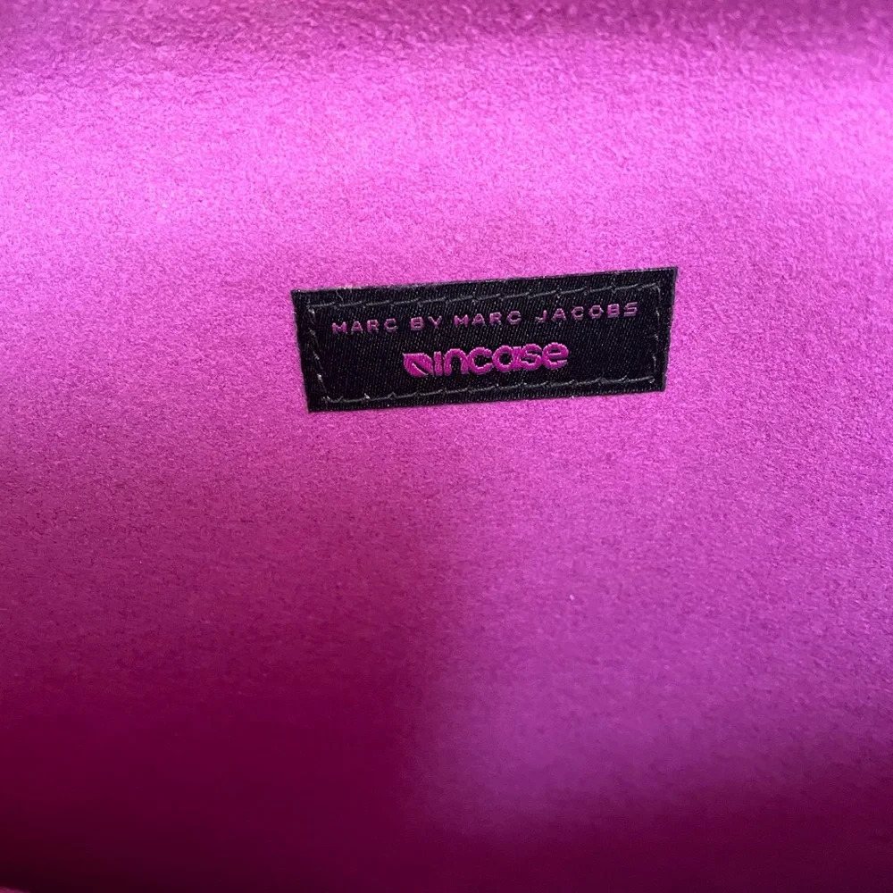 Marc by Marc Jacobs Incase for MacBook Air (or oversized Clutch!) - Picture 7 of 9